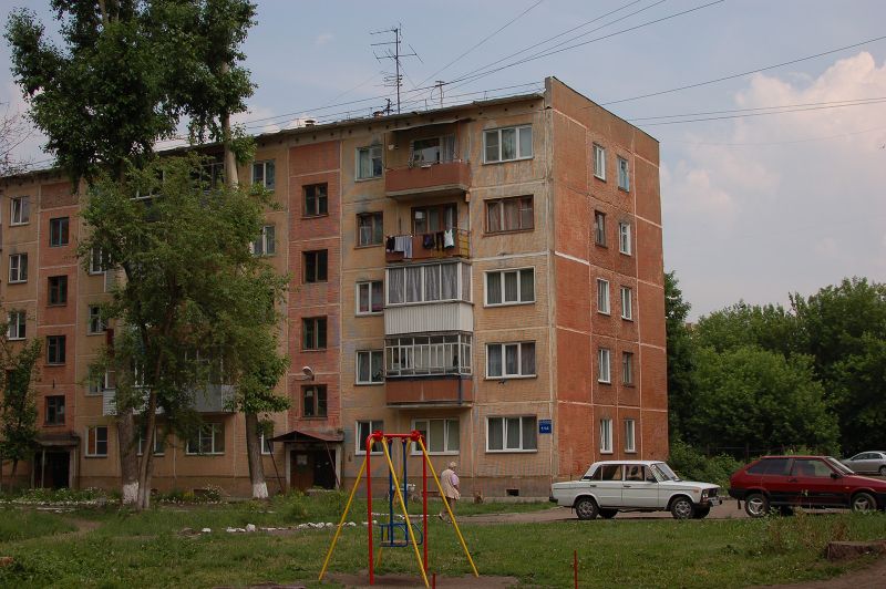 Datei:Russland, Nowosibirsk, Chruschowka.JPG