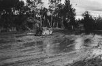 Vorschaubild für Datei:Verschlammte Strasse Russland 1941.jpg
