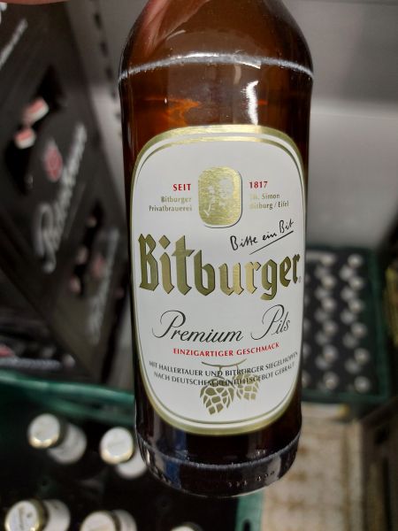 Datei:Bitburger-Bierflasche.jpg