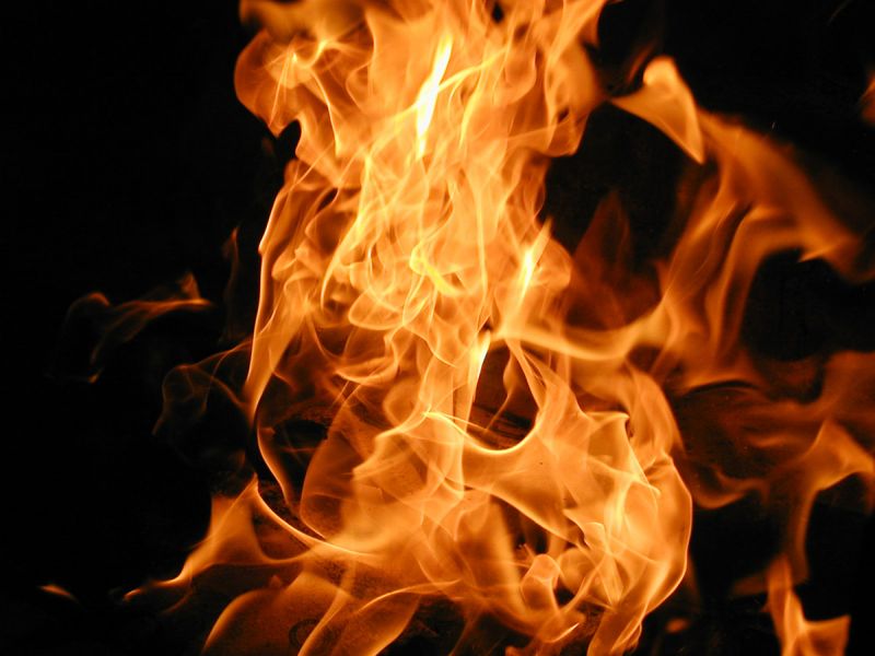 Datei:Feuer Flamme.JPG