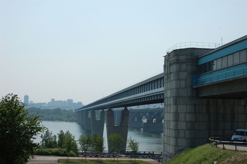 Datei:Russland, Nowosibirsk, Metromost.JPG