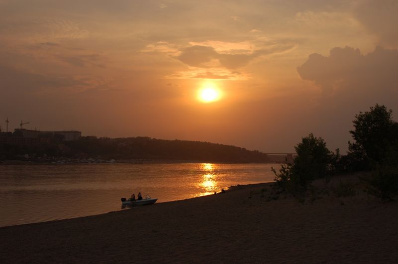Datei:Russland, Nowosibirsk, Sonnenuntergang Ob.JPG
