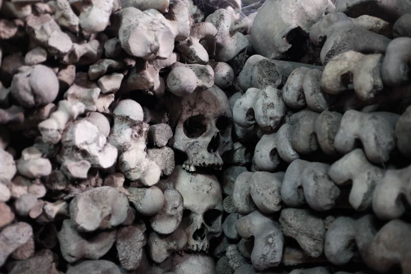 Datei:Beinhaus Melnik 2.jpg