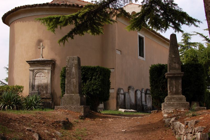 Datei:Friedhof Italien-Kroatien.jpg