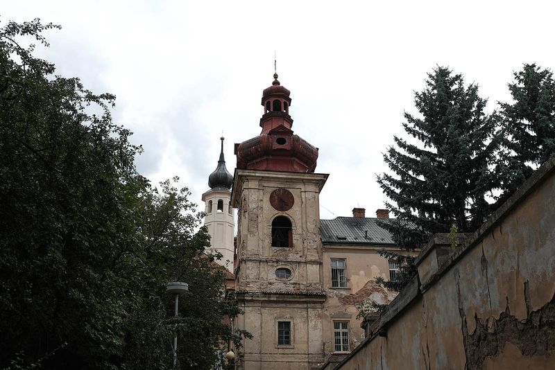 Datei:Kirchturm Kloster Kosmonosy Tschechien.jpg