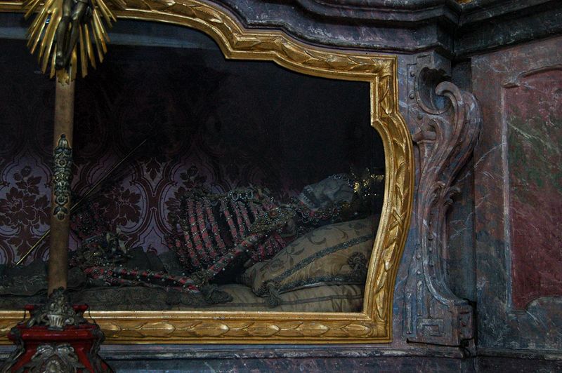 Datei:Reliquie St. Tertulin.jpg