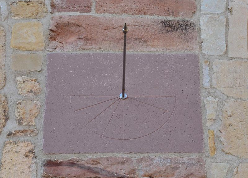 Datei:Sonnenuhr 1033.jpg