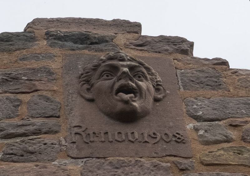 Datei:Neidkopf Burgruine Hanstein.jpg