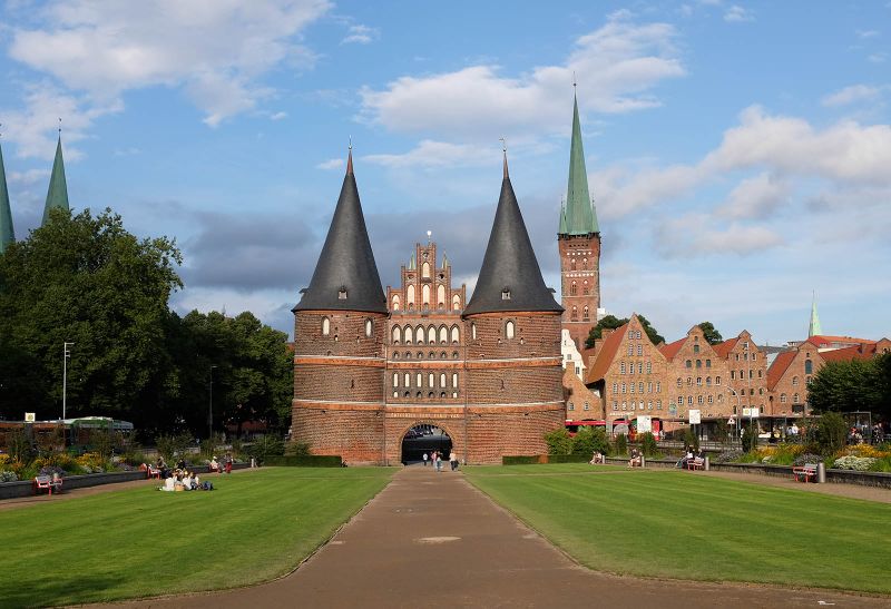 Datei:Holstentor Lübeck.jpg